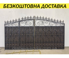 Кованые ворота с калиткой и пиками