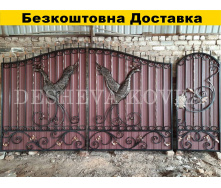Кованые ворота из профнастилом и калиткой