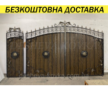 Кованые ворота из профнастилом и коваными элементами