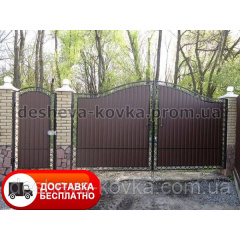 Кованые ворота из наружной калиткой из профнастилом Ровно
