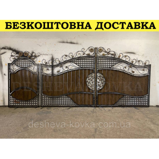 Кованые ворота из профнастила и элементами ковки