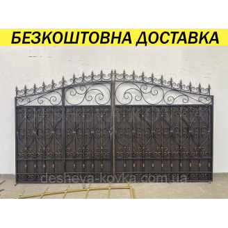 Кованые ворота с калиткой и пиками