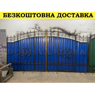 Ворота из профнастила и коваными элементами