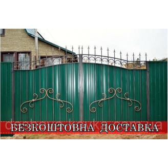 Распашные кованые ворота из профнастила