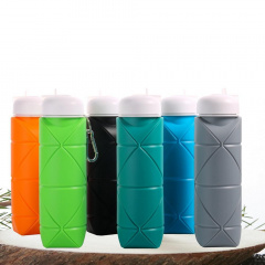 Складная силиконовая бутылка для воды и напитков с карабином water bottle 600 мл Черный (С051120) Костопіль