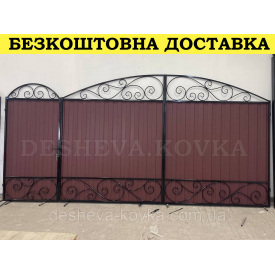 Кованые ворота из профнастилом и элементами ковки