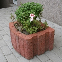 Квітник квадратний Золотий Мандарин 500х400х250 мм на сірому цементі червоний Вільнянськ