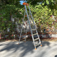 Стремянка свободностоящая 1.5 м из алюминия на 7 ступеней Стандарт Орехов