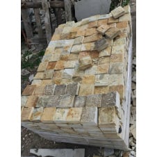 Брусчатка з пісковику пилено-колота 10*10*3