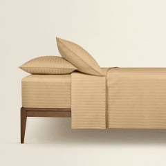 Полуторна постіль сатин з простирадлом на гумці HONEY Cosas Золотистий 160х220 см Ромни