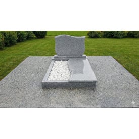 Пам'ятник із сірого покостового граніту горизонтальний