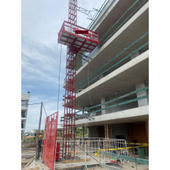 Мачтовый грузовой подъемник SC350 грузоподъемностью 3,5 тонн с открытой кабиной. Киев