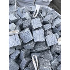 Гранітна бруківка з пиляним верхом 10*10*5 сіра покостівка