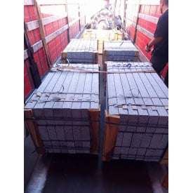 Гранітний бордюр пиляний ГП-5 садовий Покостівка світло-сірий 20*8 см