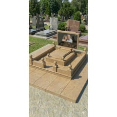 Елітний сімейний пам'ятник із піщаника з огорожею Умань