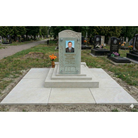 Великий пам'ятник для чоловіка піскавник