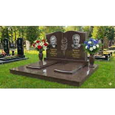 Подвійний пам'ятник "книга" з майданчиком із червоного граніту