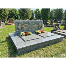 Елітний подвійний пам'ятник із великим майданчиком сірий граніт