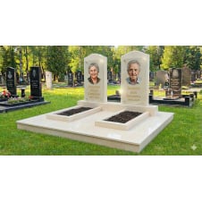 Подвійний пам'ятник із білого каменю з майданчиком і цоколем