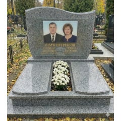 Подвійний пам'ятник із горизонтальною стелою та відмосткою сірий граніт Свеса