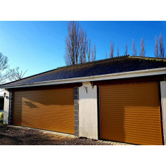 Секційні гаражні ворота Gant Plus - панель Широка лінія, розмір 2400x2500 мм., колір Золотий дуб. Ручне управління. Київ