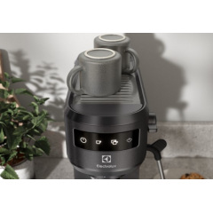 Кавоварка еспресо Electrolux E6EC1-6BST 1 л Чорний (6903318) Генічеськ