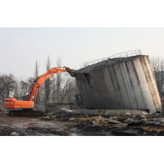 Демонтаж металлоконструкций экскаватором Киев