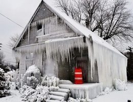 Поради бувалого: Як правильно будувати будинок взимку