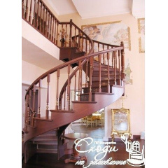 Деревянная лестница в классическом стиле Киев