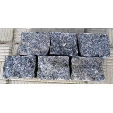 Гранитная брусчатка Ковалевский лабродарит 100х100х50 мм темно-серая