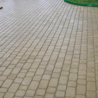 Тротуарная плитка Золотой Мандарин Старый город 120х40 мм горчичный на белом цементе