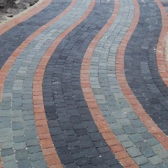 Тротуарная плитка Золотой Мандарин Креатив 60 мм на сером цементе черный Хуст