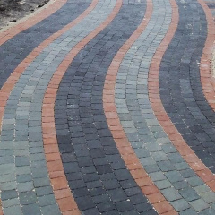 Тротуарна плитка Золотий Мандарин Креатив 60 мм на сірому цементі чорний Братське