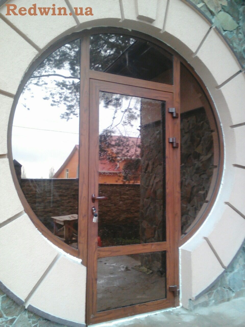 Алюминиевые двери с покраской под дерево от Редвин Груп