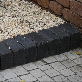 Тротуарна плитка Золотий Мандарин Цегла Антик 240х160х90 мм на сірому цементі чорний