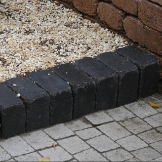 Тротуарна плитка Золотий Мандарин Цегла Антик 240х160х90 мм на сірому цементі чорний