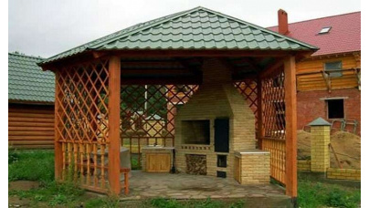Альтанка на дачній ділянці