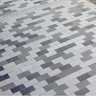 Тротуарна плитка Золотий Мандарин Цегла без фаски 200х100х60 мм на сірому цементі чорний