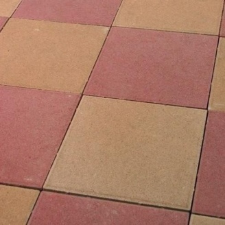 Тротуарна плитка Золотий Мандарин Плита 400х400х60 мм на сірому цементі червоний