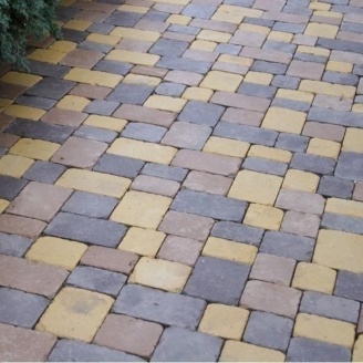 Тротуарна плитка Золотий Мандарин Плац 160х60 мм персиковий на сірому цементі
