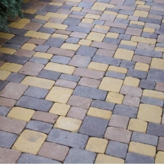 Тротуарна плитка Золотий Мандарин Плац Антик 160х60 мм на сірому цементі коричневий