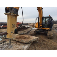 Оренда гусеничного екскаватора JCB 220 з гідромолотом