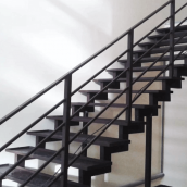 Изготовление межэтажных металлических лестниц