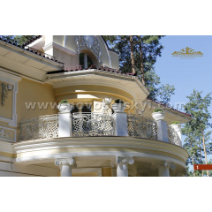 Кованое ограждение балкона полукругле цвета слоновой кости Киев