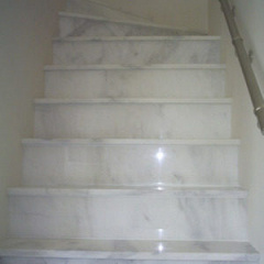 Маршевая лестница из белого мрамора Кемаль Паша Киев