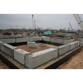 Строительство фундамента из бетонных блоков