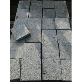 Брусчатка пиленая-термо гранит Покостовского месторождения 200x200x40 мм светло-серая