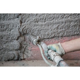 Нанесение черновой штукатурки