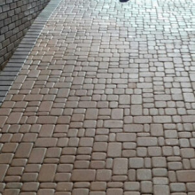 Тротуарная плитка Вавилон 5 5 см коричневая на сером цементе