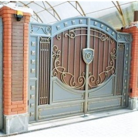 Ворота кованые с профнастилом укреплены Legran